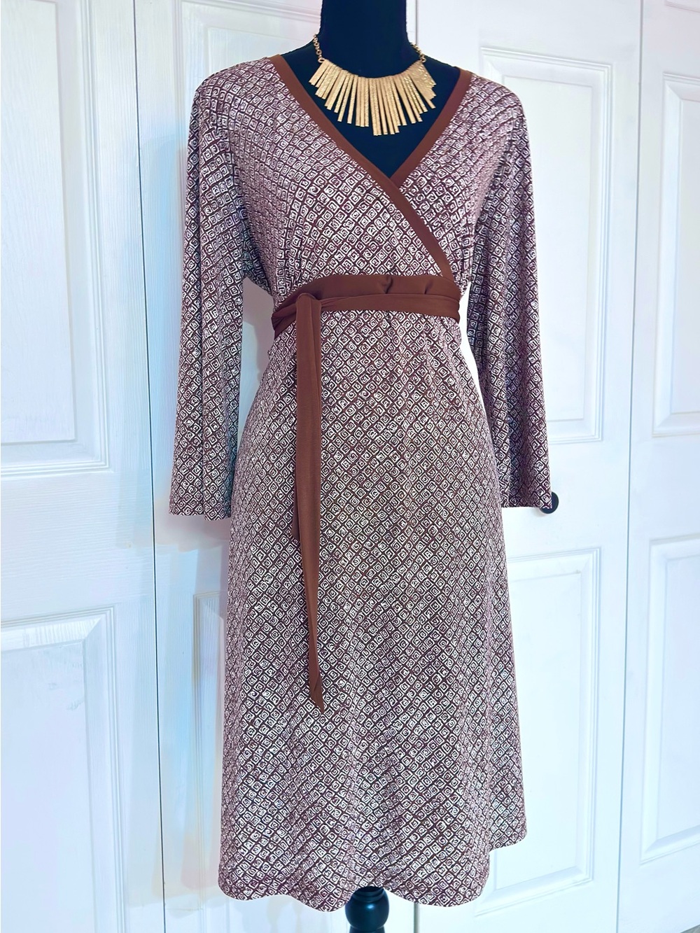 TWO HEARTS MATERNITY ~ Women’s rich brown and white 3/4 sleeve dress size XL